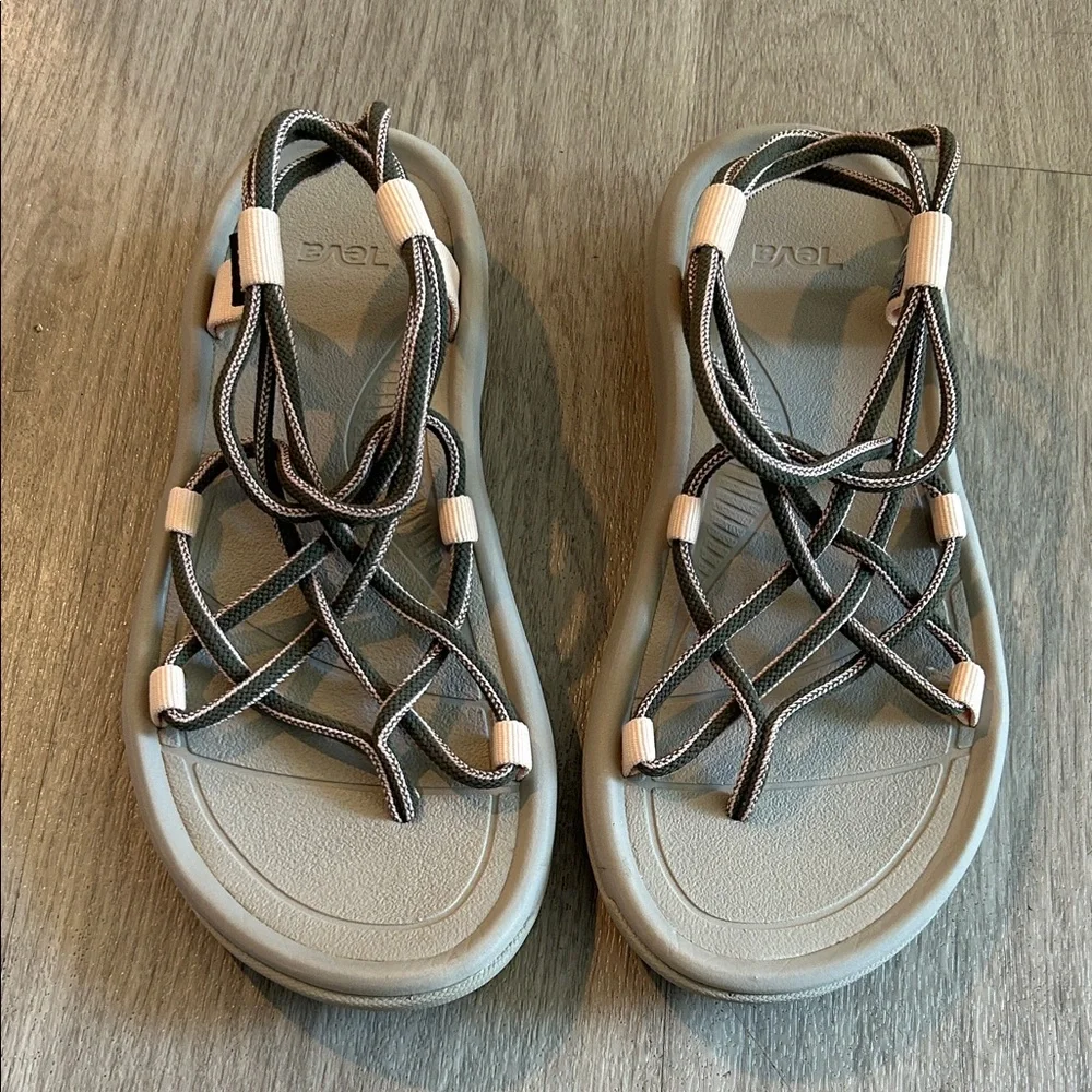 Teva Women's Sandals - green Very comfortable. - Picture 1 of 9